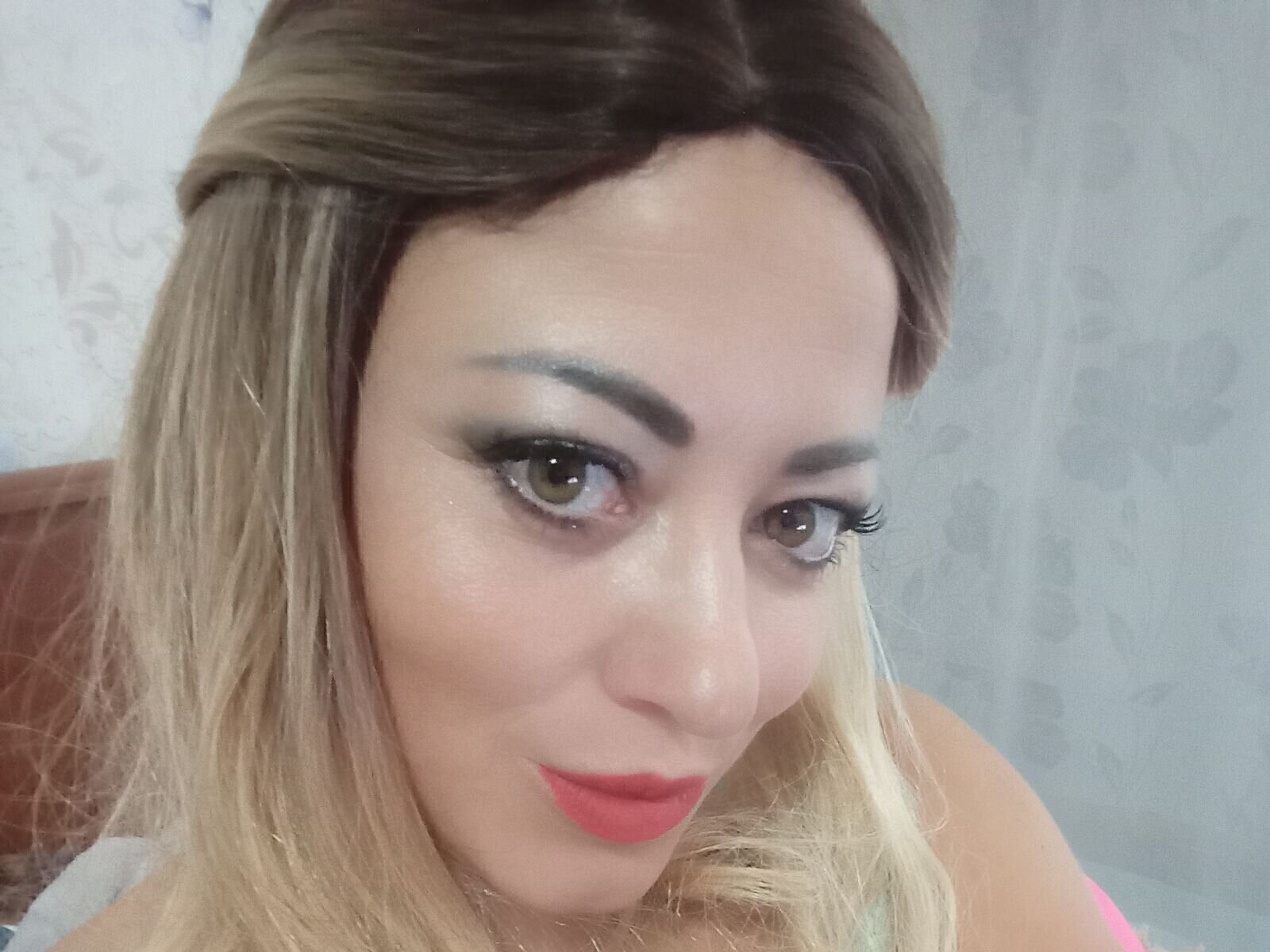 LionessoneForu Cumshow Vip