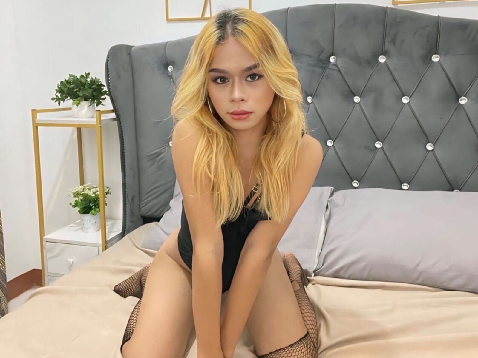 ZoeeMiless Cumshow Vip